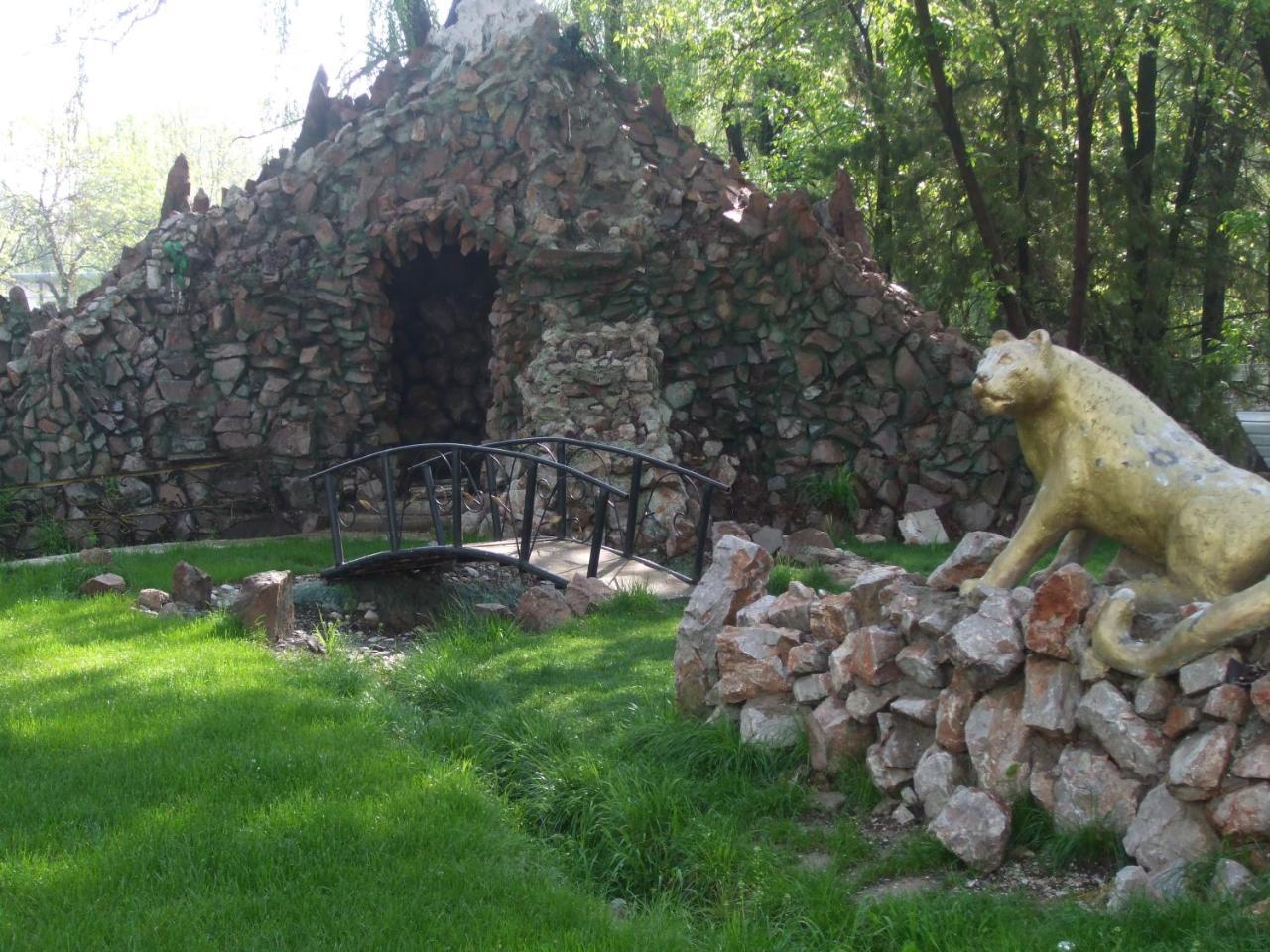 Tourist Hotel Szymkent Zewnętrze zdjęcie
